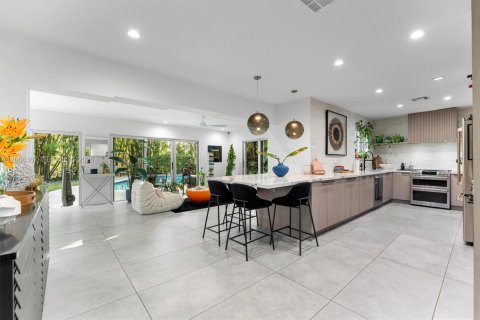 Casa en venta en Biscayne Park, Florida, 3 dormitorios, 181.81 m2 № 2288858 - foto 10