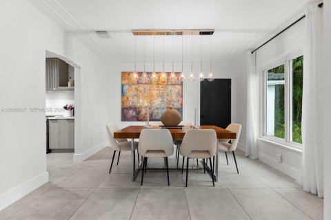Casa en venta en Biscayne Park, Florida, 3 dormitorios, 181.81 m2 № 2288858 - foto 7