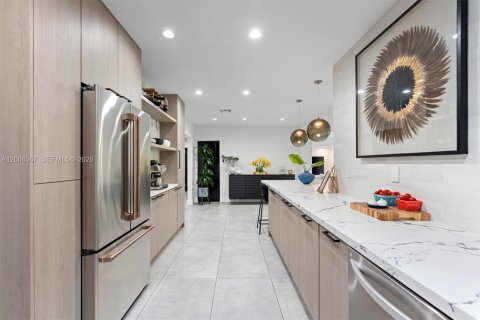 Casa en venta en Biscayne Park, Florida, 3 dormitorios, 181.81 m2 № 2288858 - foto 13