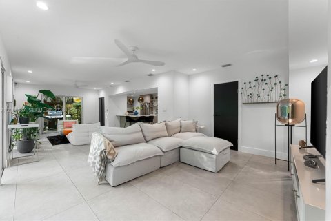 Casa en venta en Biscayne Park, Florida, 3 dormitorios, 181.81 m2 № 2288858 - foto 18