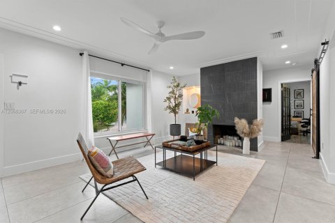 Casa en venta en Biscayne Park, Florida, 3 dormitorios, 181.81 m2 № 2288858 - foto 5
