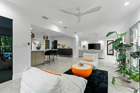 Casa en venta en Biscayne Park, Florida, 3 dormitorios, 181.81 m2 № 2288858 - foto 15