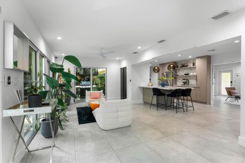Casa en venta en Biscayne Park, Florida, 3 dormitorios, 181.81 m2 № 2288858 - foto 16