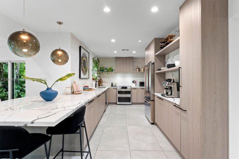Casa en venta en Biscayne Park, Florida, 3 dormitorios, 181.81 m2 № 2288858 - foto 11