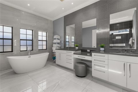 Купить виллу или дом в Уиндермир, Флорида 7 комнат, 359.35м2, № 2124700 - фото 21