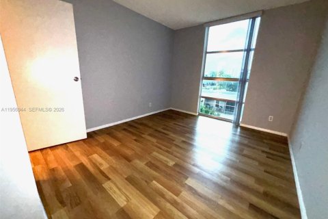 Condominio en alquiler en Hallandale Beach, Florida, 2 dormitorios, 111.48 m2 № 2011804 - foto 7