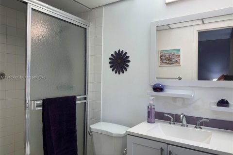 Condo in Lauderdale Lakes, Florida, 2 bedrooms  № 2001535 - photo 14