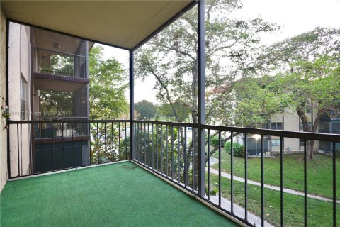 Condominio en venta en Lauderhill, Florida, 1 dormitorio, 80.82 m2 № 1942617 - foto 15