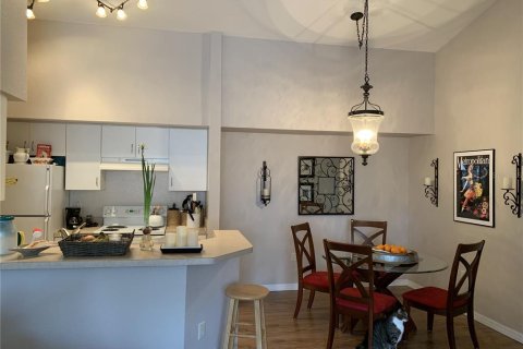 Condominio en alquiler en Sarasota, Florida, 2 dormitorios, 88.16 m2 № 1852757 - foto 6