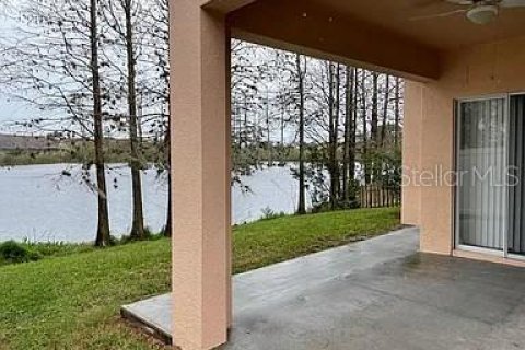 House in New Port Richey, Florida 4 bedrooms, 205.59 sq.m. № 2272926 - photo 4