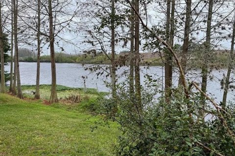 House in New Port Richey, Florida 4 bedrooms, 205.59 sq.m. № 2272926 - photo 5