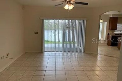 House in New Port Richey, Florida 4 bedrooms, 205.59 sq.m. № 2272926 - photo 11