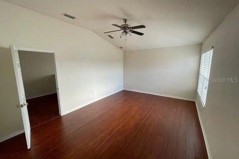 House in New Port Richey, Florida 4 bedrooms, 205.59 sq.m. № 2272926 - photo 21