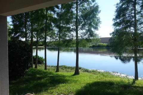 House in New Port Richey, Florida 4 bedrooms, 205.59 sq.m. № 2272926 - photo 6