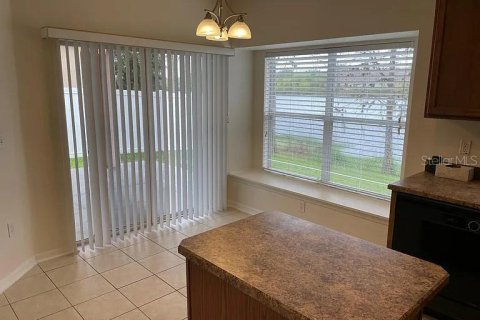 House in New Port Richey, Florida 4 bedrooms, 205.59 sq.m. № 2272926 - photo 9
