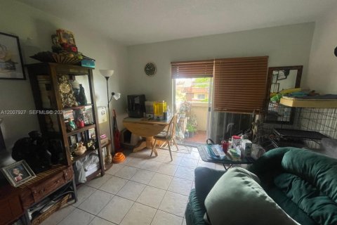 Copropriété à vendre à Miami Springs, Floride: 2 chambres, 75.81 m2 № 2248290 - photo 11