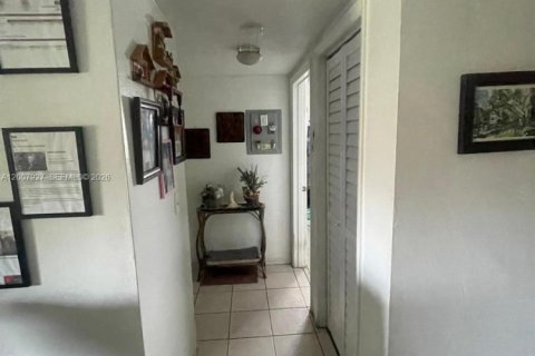 Copropriété à vendre à Miami Springs, Floride: 2 chambres, 75.81 m2 № 2248290 - photo 18