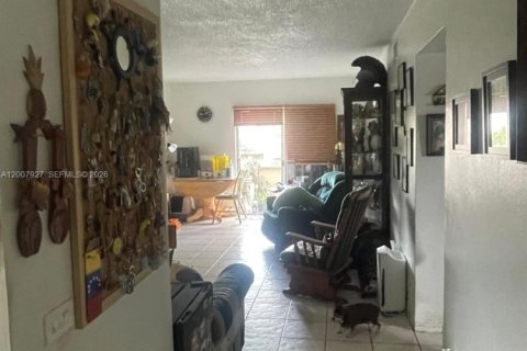 Copropriété à vendre à Miami Springs, Floride: 2 chambres, 75.81 m2 № 2248290 - photo 7