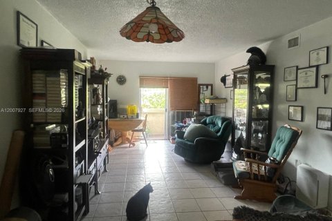 Copropriété à vendre à Miami Springs, Floride: 2 chambres, 75.81 m2 № 2248290 - photo 8