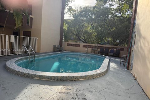 Copropriété à vendre à Miami Springs, Floride: 2 chambres, 75.81 m2 № 2248290 - photo 25