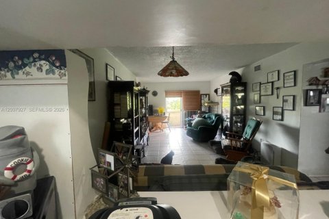 Copropriété à vendre à Miami Springs, Floride: 2 chambres, 75.81 m2 № 2248290 - photo 9
