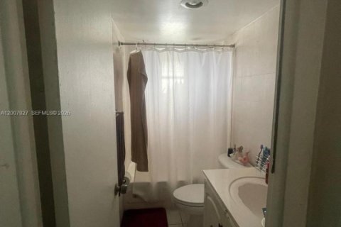 Copropriété à vendre à Miami Springs, Floride: 2 chambres, 75.81 m2 № 2248290 - photo 22