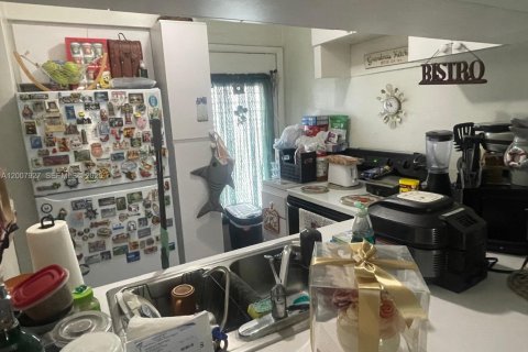 Copropriété à vendre à Miami Springs, Floride: 2 chambres, 75.81 m2 № 2248290 - photo 6