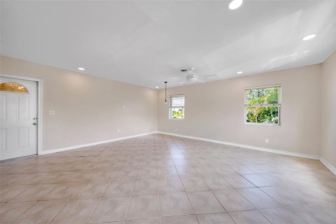 Condo in Fort Lauderdale, Florida, 1 bedroom  № 2401232 - photo 2