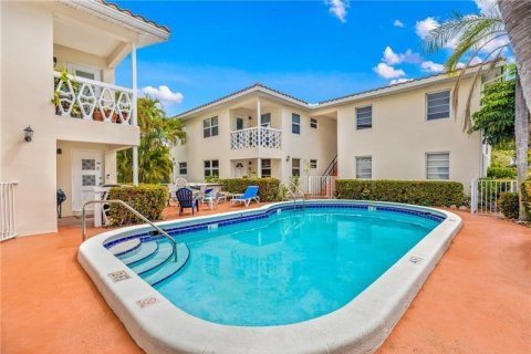 Condo in Fort Lauderdale, Florida, 1 bedroom  № 2401232 - photo 17