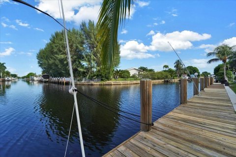 Condo in Fort Lauderdale, Florida, 1 bedroom  № 2401232 - photo 16