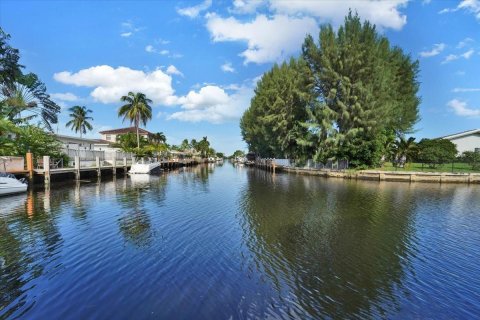 Condo in Fort Lauderdale, Florida, 1 bedroom  № 2401232 - photo 15