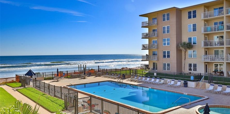 Condo in New Smyrna Beach, Florida, 2 bedrooms № 1778546