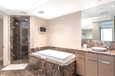 Купить кондоминиум в Бэл-Харбор, Флорида 2 спальни, 177.72м2, № 2012643 - фото 9