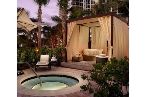 Купить кондоминиум в Бэл-Харбор, Флорида 2 спальни, 177.72м2, № 2012643 - фото 12