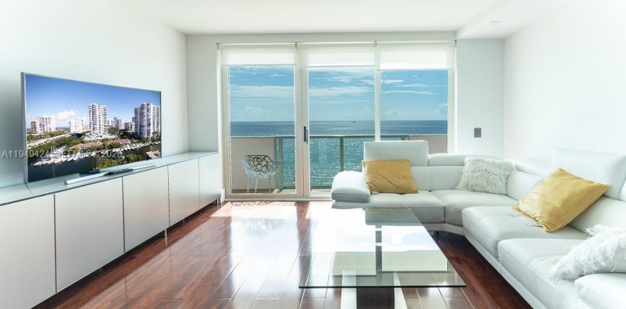 Кондоминиум с 3 спальнями в Серфсайд, Флорида № 2004931