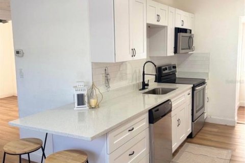 Appartement à louer à Tampa, Floride: 2 chambres, 104.79 m2 № 2399486 - photo 8
