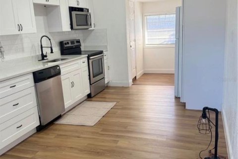 Appartement à louer à Tampa, Floride: 2 chambres, 104.79 m2 № 2399486 - photo 9