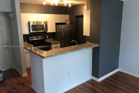 Condominio en venta en Hollywood, Florida, 1 dormitorio, 68.38 m2 № 2056817 - foto 4