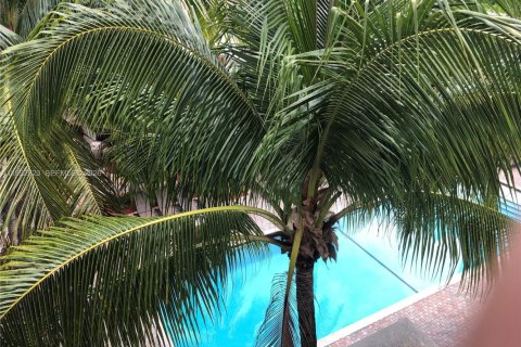 Condominio en venta en Hollywood, Florida, 1 dormitorio, 68.38 m2 № 2056817 - foto 9