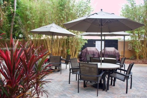 Condominio en venta en Hollywood, Florida, 1 dormitorio, 68.38 m2 № 2056817 - foto 17
