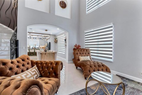 Casa en venta en Miramar, Florida, 5 dormitorios, 344.3 m2 № 1969303 - foto 7