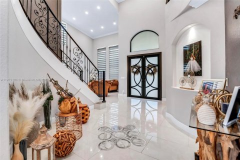 Casa en venta en Miramar, Florida, 5 dormitorios, 344.3 m2 № 1969303 - foto 2