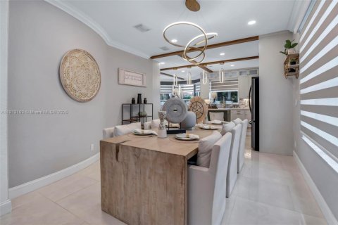 Casa en venta en Miramar, Florida, 5 dormitorios, 344.3 m2 № 1969303 - foto 11