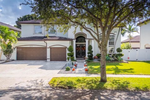 Casa en venta en Miramar, Florida, 5 dormitorios, 344.3 m2 № 1969303 - foto 1