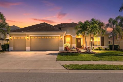 Casa en Bradenton, Florida 5 dormitorios, 323.86 m2 № 2138941