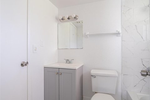 Casa en venta en Orlando, Florida, 2 dormitorios, 88.44 m2 № 1919015 - foto 20