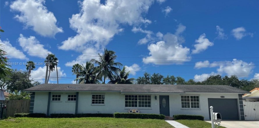 Villa ou maison à Miami, Floride 4 chambres, 171.68 m2 № 1878839
