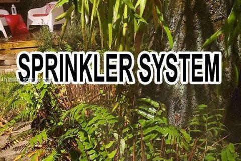 Villa ou maison à vendre à North Miami, Floride: 4 chambres, 154.4 m2 № 1996236 - photo 25