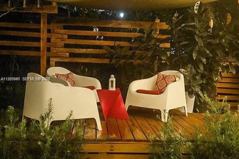 Villa ou maison à vendre à North Miami, Floride: 4 chambres, 154.4 m2 № 1996236 - photo 16