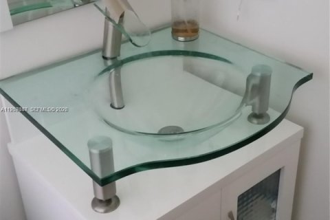 Villa ou maison à vendre à North Miami, Floride: 4 chambres, 154.4 m2 № 1996236 - photo 26